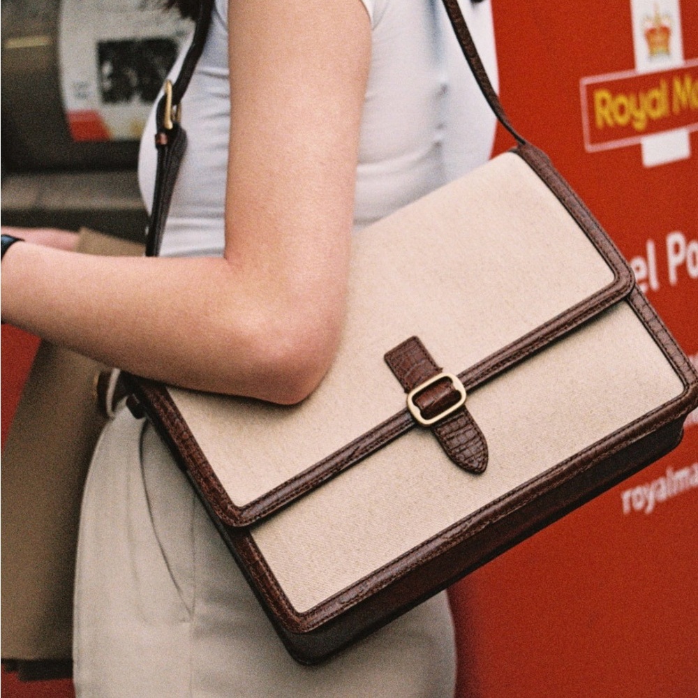 Tout y est canvas bag